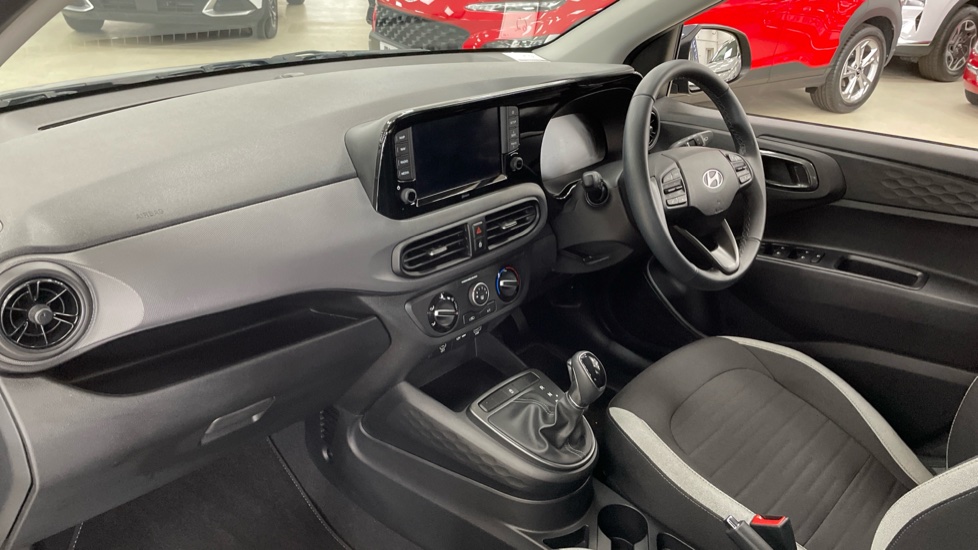 Hyundai i10 1.0 [63] Advance 5dr Auto [Nav] Petrol Hatchback - Image 9