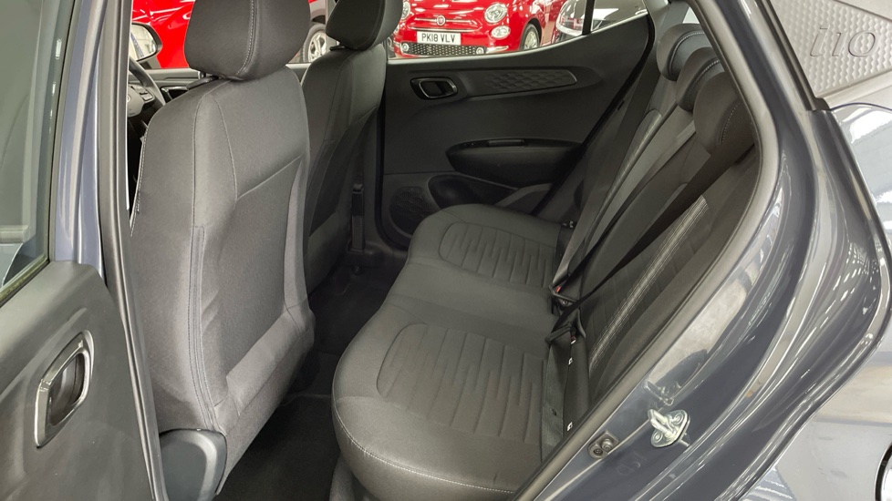 Hyundai i10 1.0 [63] Advance 5dr Auto [Nav] Petrol Hatchback - Image 16