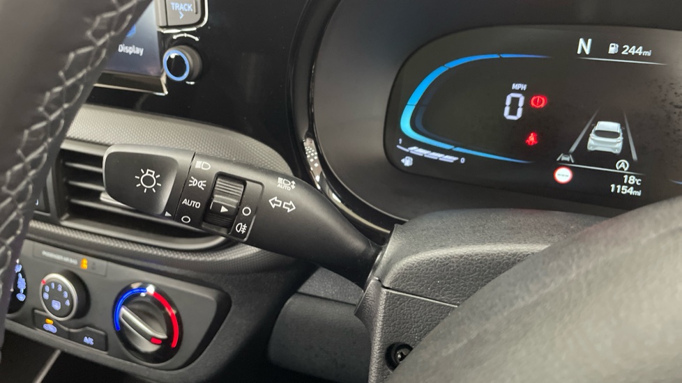 Hyundai i10 1.0 [63] Advance 5dr Auto [Nav] Petrol Hatchback - Image 24