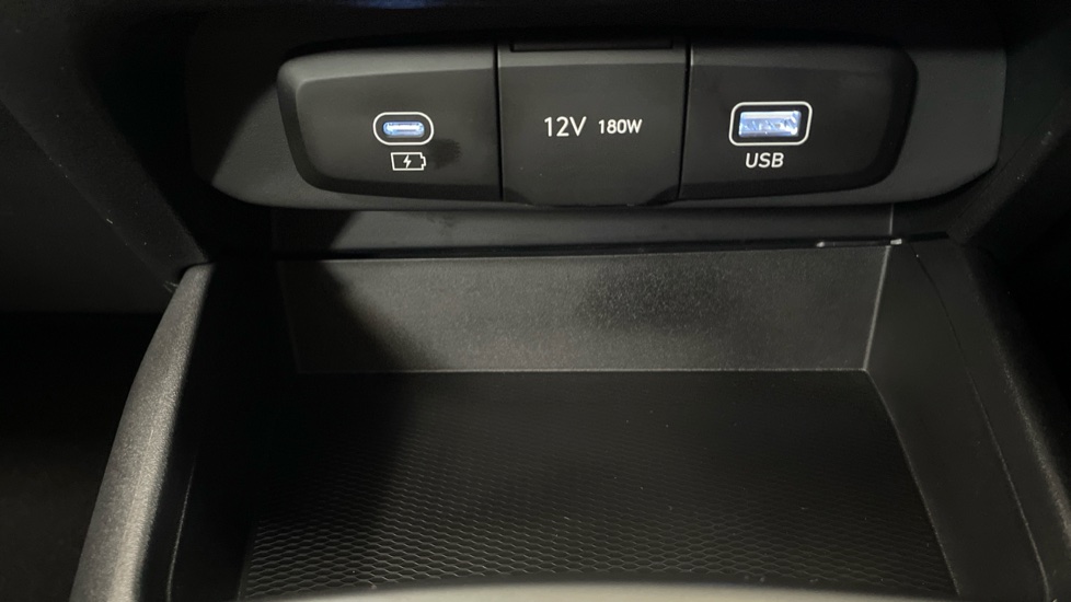 Hyundai i10 1.0 [63] Advance 5dr Auto [Nav] Petrol Hatchback - Image 28