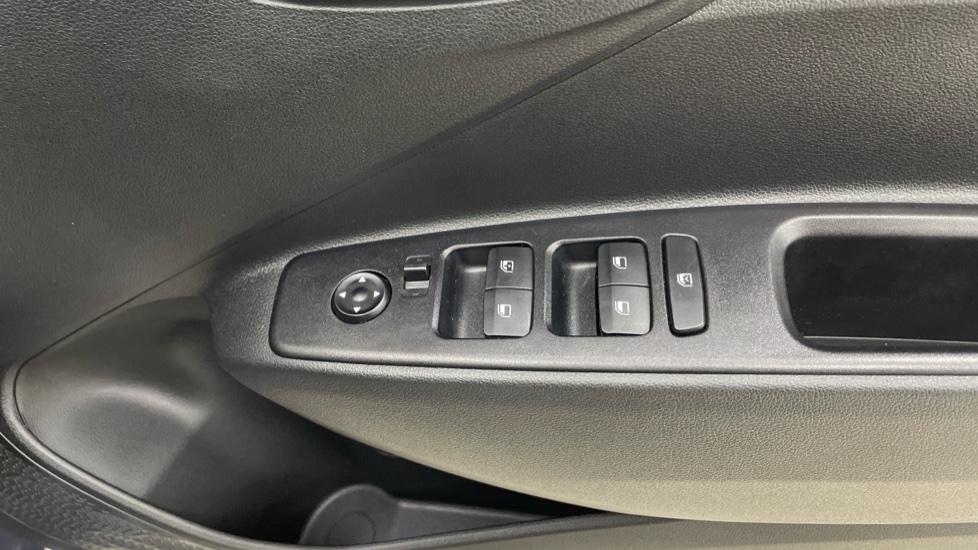 Hyundai i10 1.0 [63] Advance 5dr Auto [Nav] Petrol Hatchback - Image 31