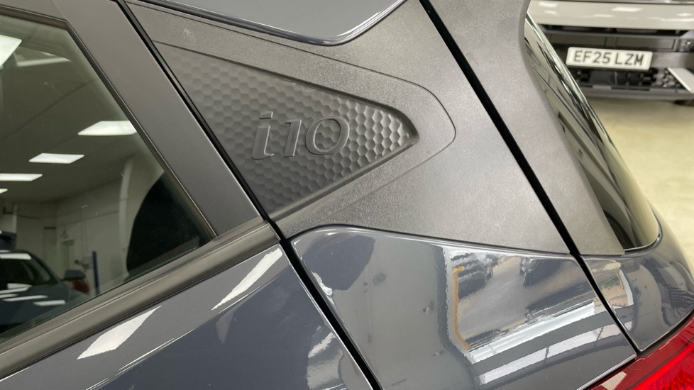 Hyundai i10 1.0 [63] Advance 5dr Auto [Nav] Petrol Hatchback - Image 37