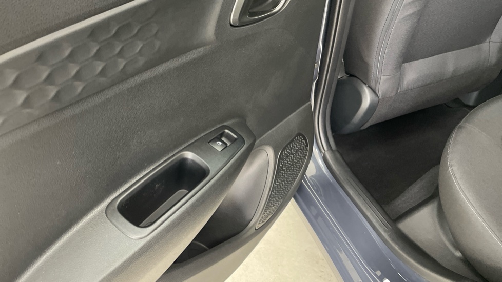 Hyundai i10 1.0 [63] Advance 5dr Auto [Nav] Petrol Hatchback - Image 38