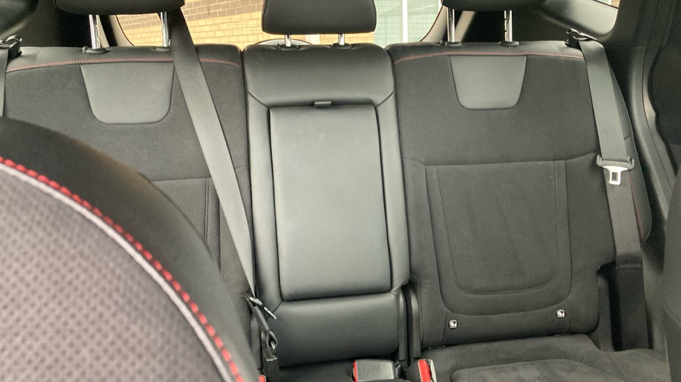 Hyundai TUCSON 1.6T 48V MHD N Line 5dr DCT Petrol Estate - Image 15