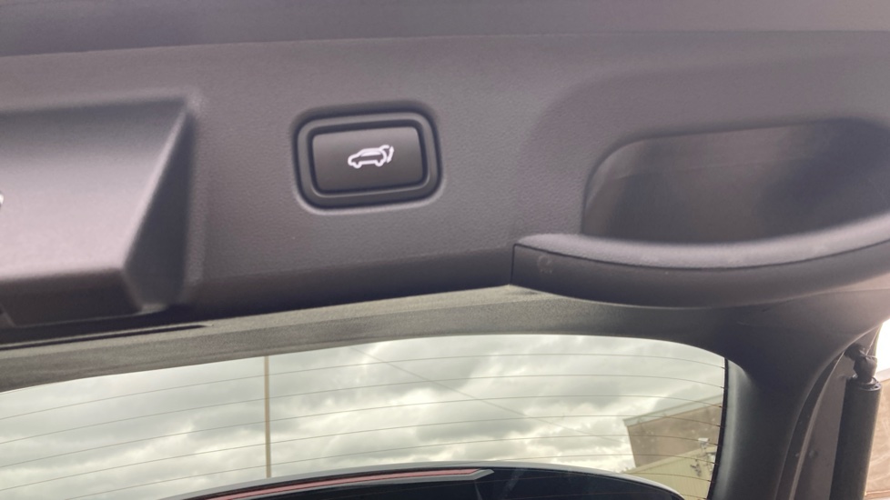 Hyundai TUCSON 1.6T 48V MHD N Line 5dr DCT Petrol Estate - Image 23