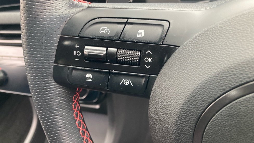 Hyundai TUCSON 1.6T 48V MHD N Line 5dr DCT Petrol Estate - Image 31