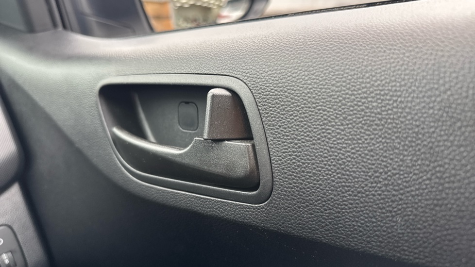 Hyundai i10 1.0 SE 5dr Petrol Hatchback - Image 30