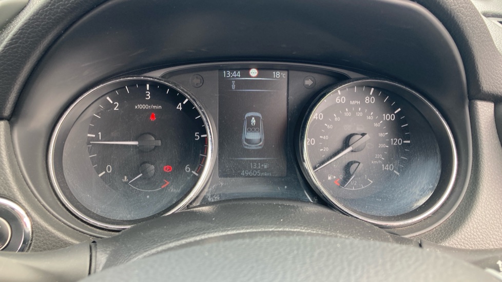 Nissan Qashqai 1.6 dCi N-Connecta 5dr Diesel Hatchback - Image 18