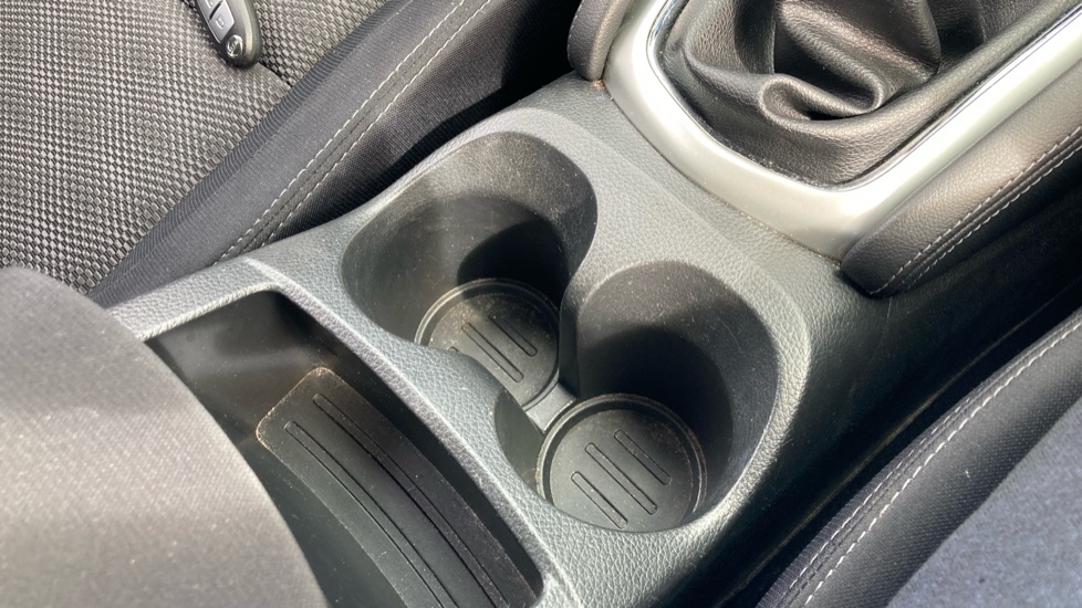Nissan Qashqai 1.6 dCi N-Connecta 5dr Diesel Hatchback - Image 29