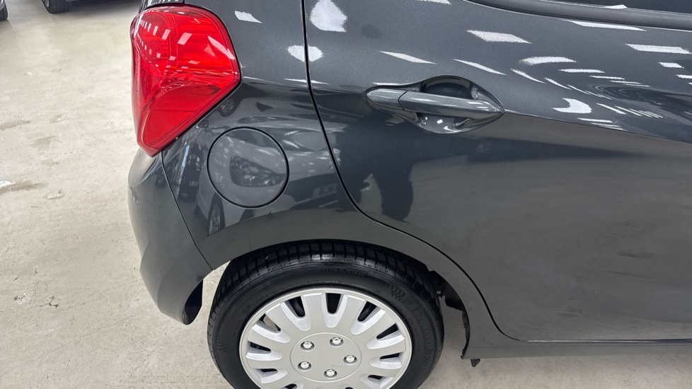 Vauxhall Viva 1.0 SE 5dr Petrol Hatchback - Image 35