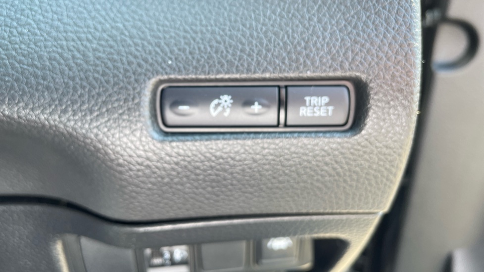 Nissan Qashqai 1.3 DiG-T Acenta Premium 5dr Petrol Hatchback - Image 28