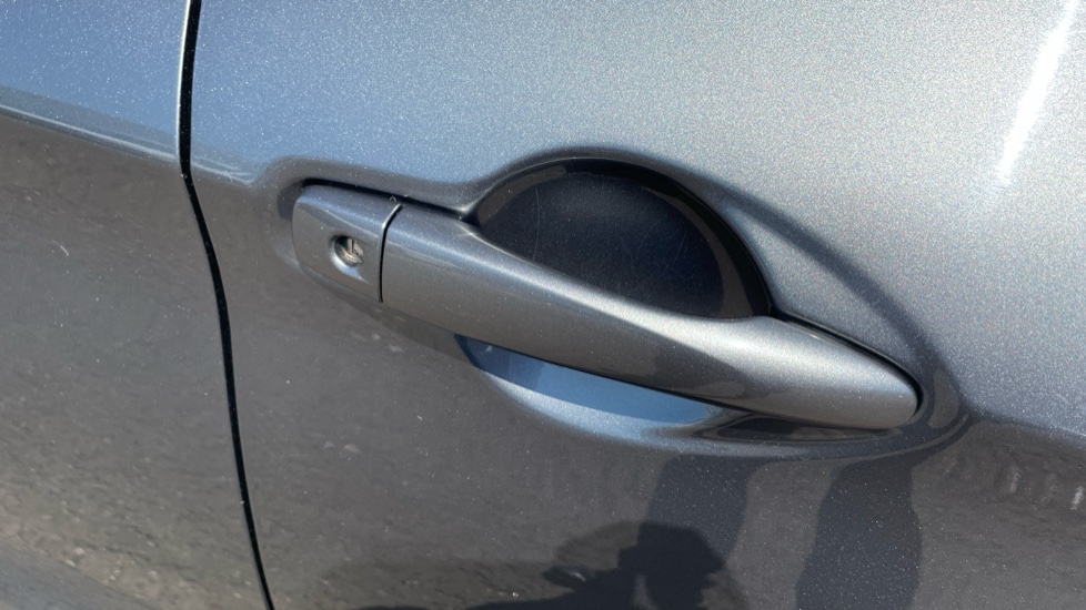 Nissan Qashqai 1.3 DiG-T Acenta Premium 5dr Petrol Hatchback - Image 32