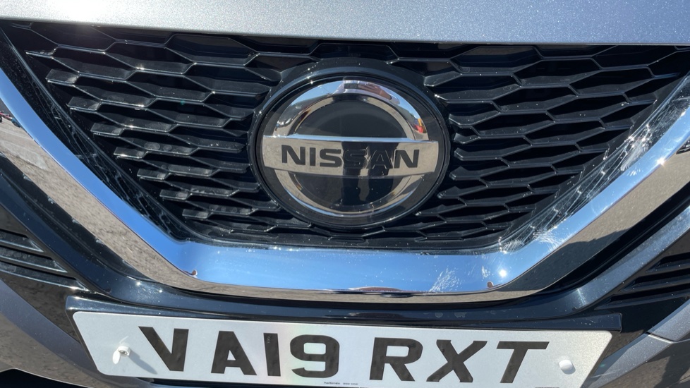 Nissan Qashqai 1.3 DiG-T Acenta Premium 5dr Petrol Hatchback - Image 35