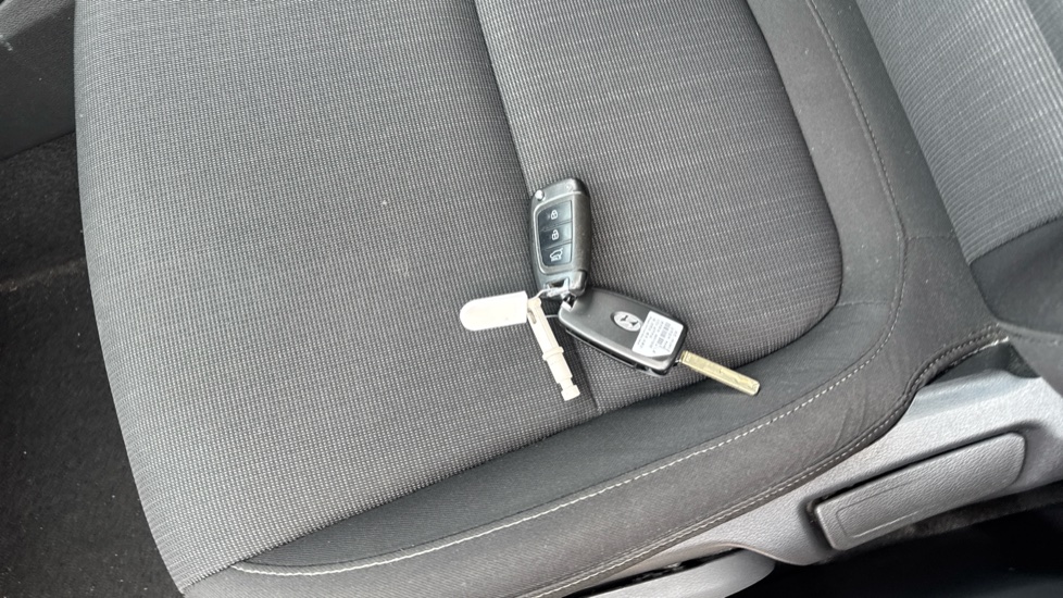 Hyundai KONA 1.0 TGDi 48V MHEV SE Connect 5dr Petrol Hatchback - Image 20