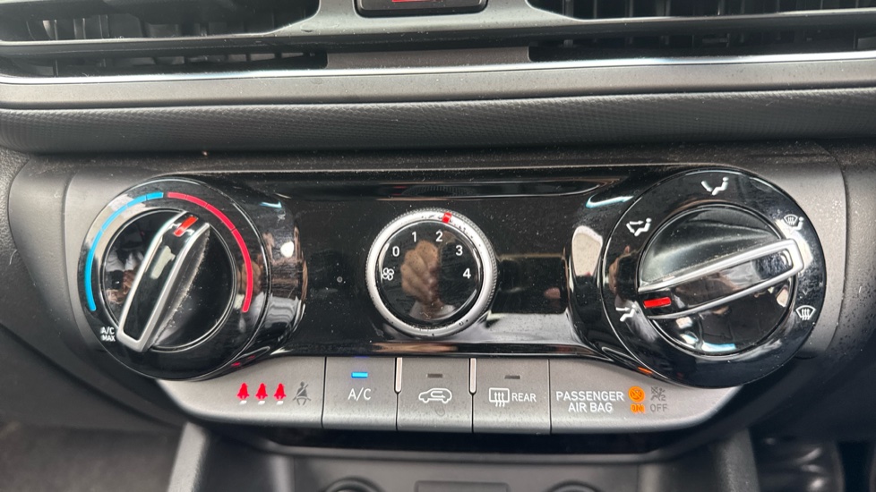 Hyundai KONA 1.0 TGDi 48V MHEV SE Connect 5dr Petrol Hatchback - Image 33