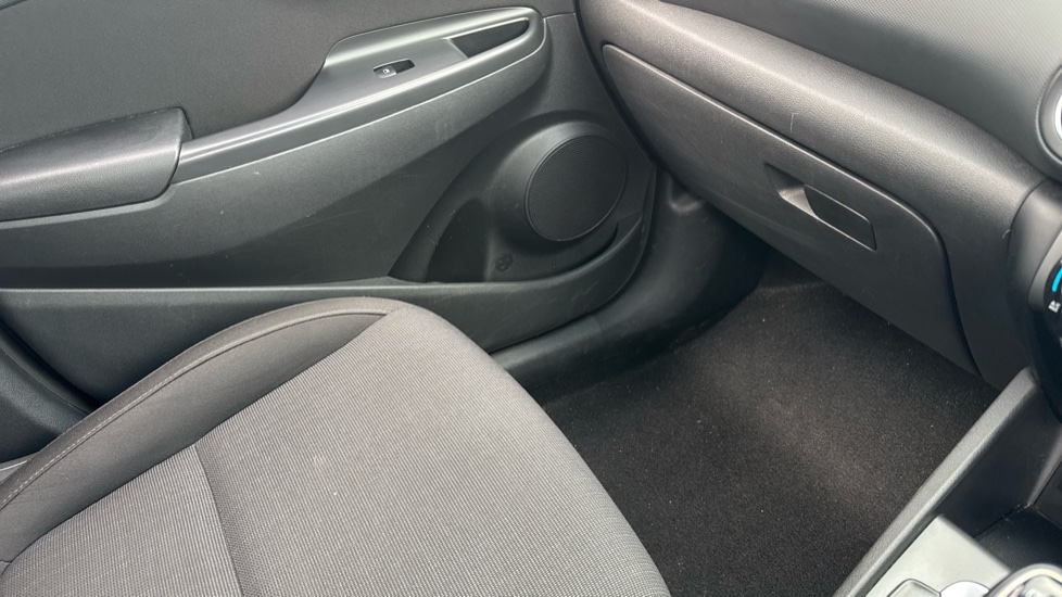 Hyundai KONA 1.0 TGDi 48V MHEV SE Connect 5dr Petrol Hatchback - Image 37