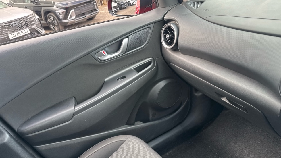 Hyundai KONA 1.0 TGDi 48V MHEV SE Connect 5dr Petrol Hatchback - Image 43