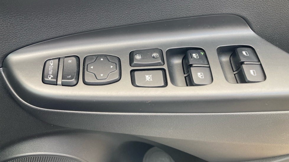 Hyundai KONA 150kW Premium 64kWh 5dr Auto Electric Hatchback - Image 30