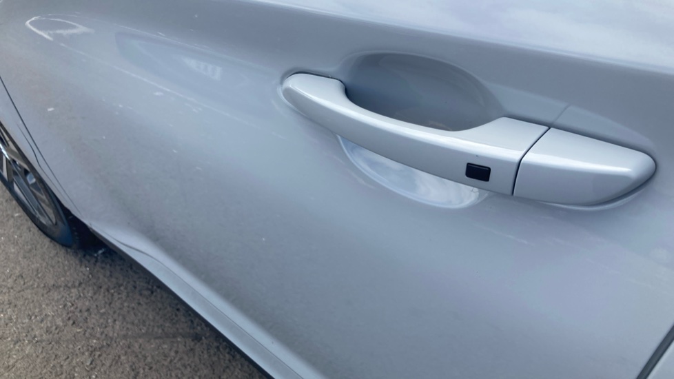 Hyundai KONA 150kW Premium 64kWh 5dr Auto Electric Hatchback - Image 41
