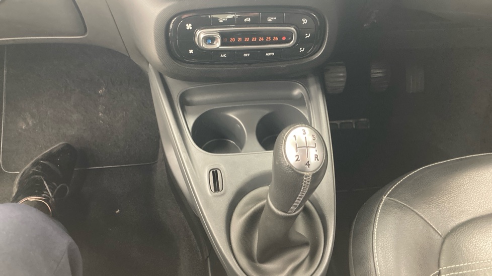 smart fortwo coupe 1.0 Prime 2dr Petrol Coupe - Image 13