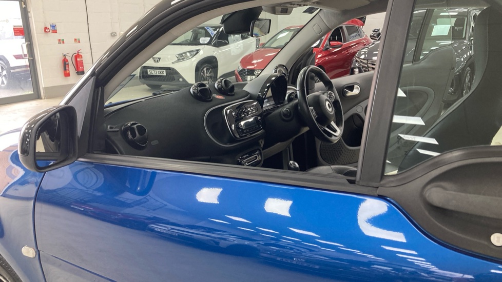 smart fortwo coupe 1.0 Prime 2dr Petrol Coupe - Image 24