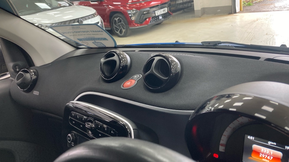smart fortwo coupe 1.0 Prime 2dr Petrol Coupe - Image 32