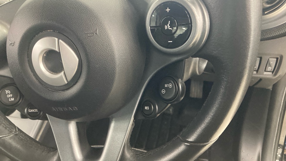 smart fortwo coupe 1.0 Prime 2dr Petrol Coupe - Image 34