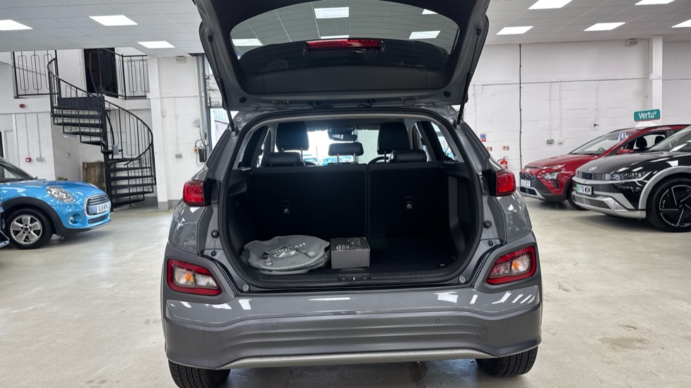 Hyundai KONA 150kW Premium SE 64kWh 5dr Auto Electric Hatchback - Image 4