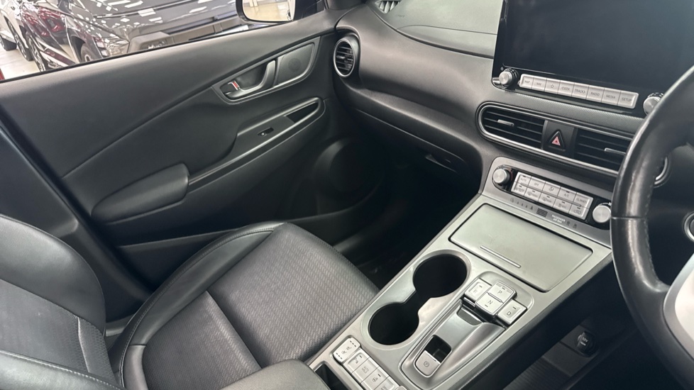 Hyundai KONA 150kW Premium SE 64kWh 5dr Auto Electric Hatchback - Image 14