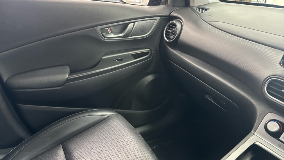 Hyundai KONA 150kW Premium SE 64kWh 5dr Auto Electric Hatchback - Image 34