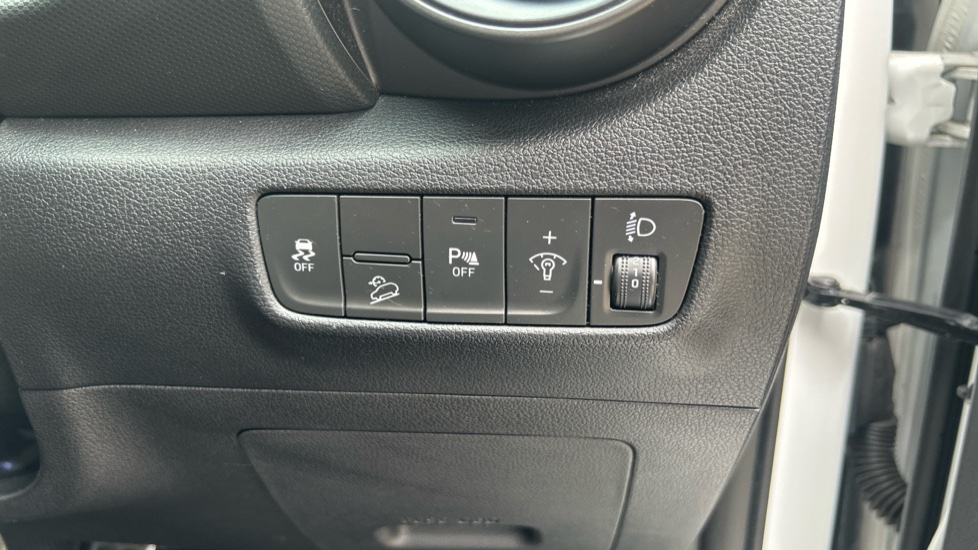 Hyundai KONA 1.0 TGDi 48V MHEV N Line 5dr Petrol Hatchback - Image 33