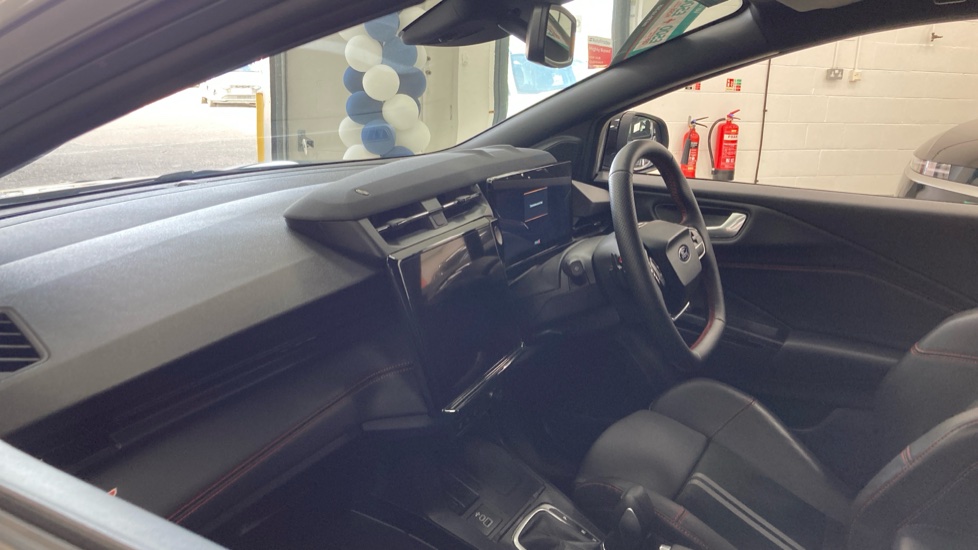 Ford Puma ST 1.0 EcoBoost Hybrid mHEV ST 5dr DCT Petrol Hatchback - Image 9