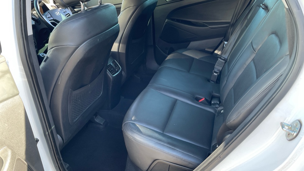 Hyundai TUCSON 1.6 TGDi Sport Edition 5dr 2WD Petrol Estate - Image 16