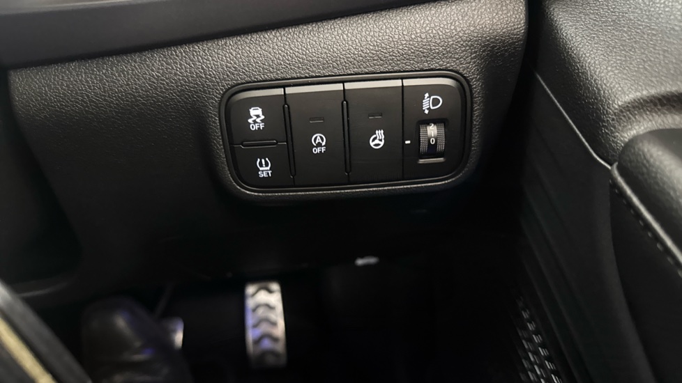 Hyundai BAYON 1.0 TGDi [90] Black Line 5dr DCT Petrol Hatchback - Image 30