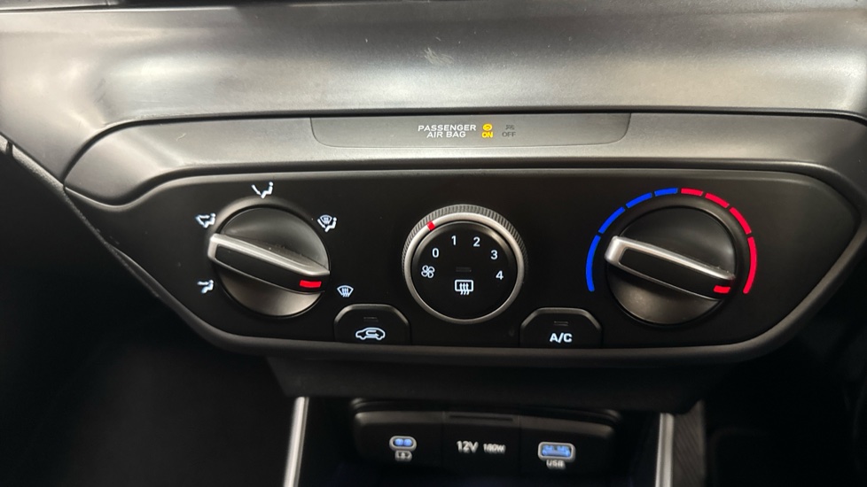Hyundai BAYON 1.0 TGDi [90] Black Line 5dr DCT Petrol Hatchback - Image 34