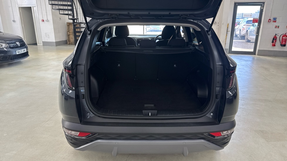 Hyundai TUCSON 1.6 TGDi Premium 5dr 2WD Petrol Estate - Image 4