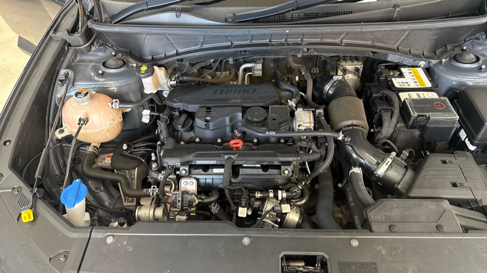 Hyundai TUCSON 1.6 TGDi Premium 5dr 2WD Petrol Estate - Image 8