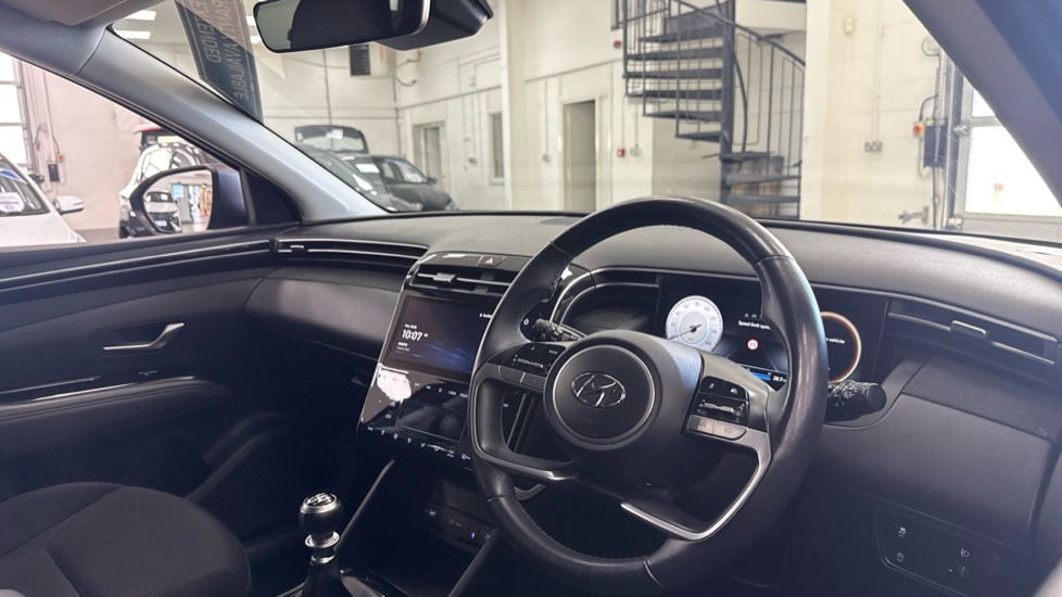 Hyundai TUCSON 1.6 TGDi Premium 5dr 2WD Petrol Estate - Image 11