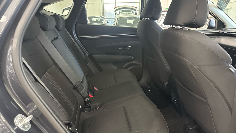 Hyundai TUCSON 1.6 TGDi Premium 5dr 2WD Petrol Estate - Image 16