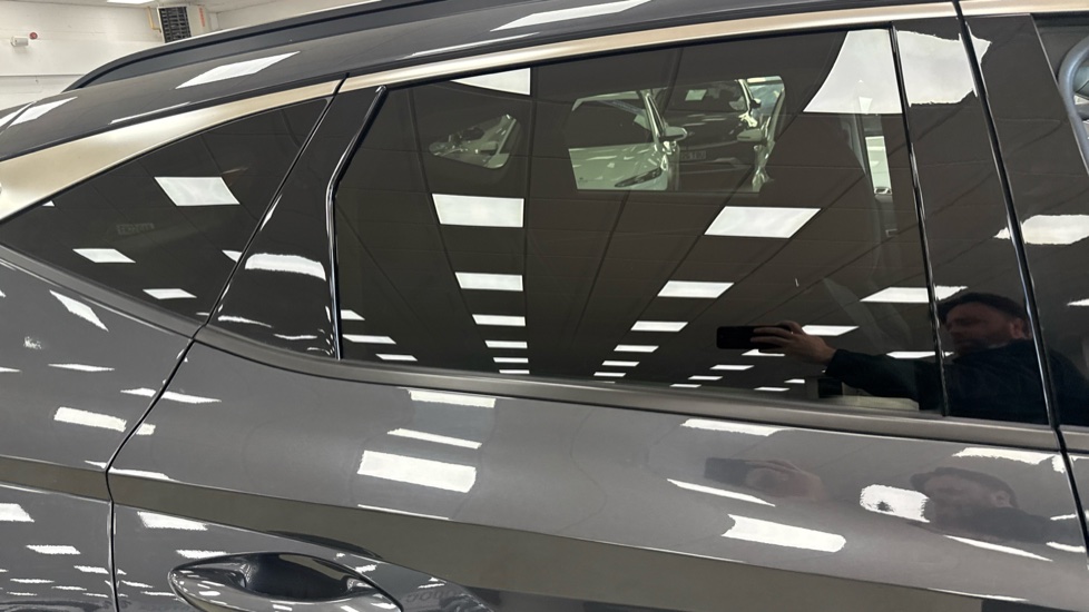 Hyundai TUCSON 1.6 TGDi Premium 5dr 2WD Petrol Estate - Image 36
