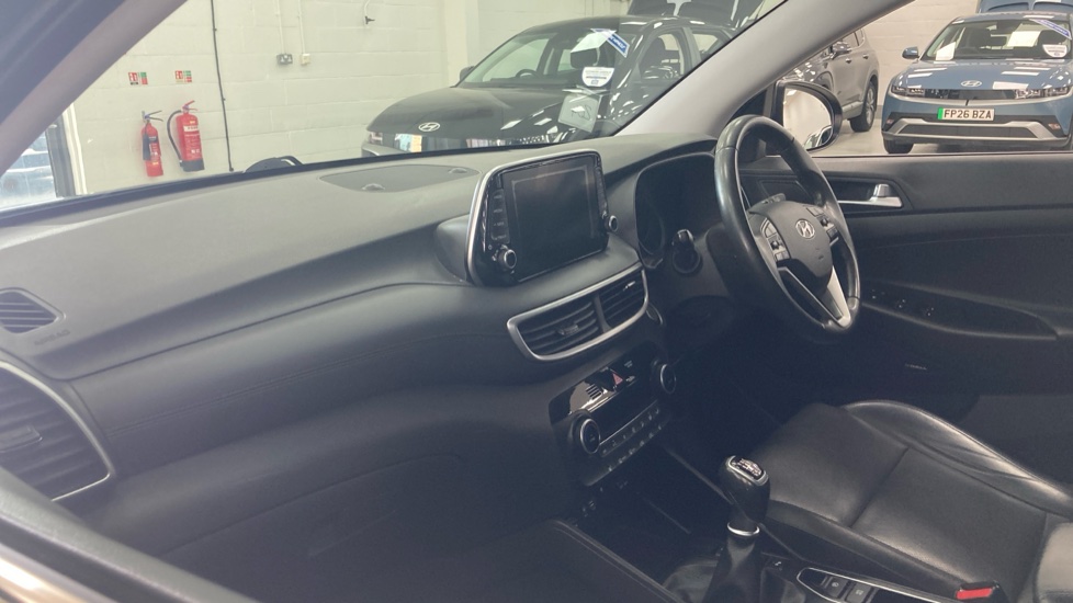 Hyundai TUCSON 1.6 GDi Premium 5dr 2WD Petrol Estate - Image 9