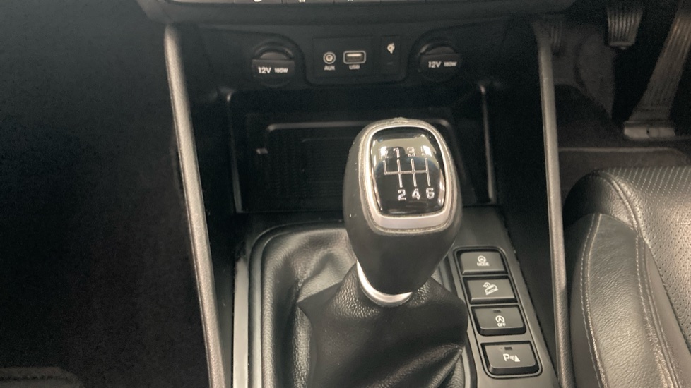 Hyundai TUCSON 1.6 GDi Premium 5dr 2WD Petrol Estate - Image 13