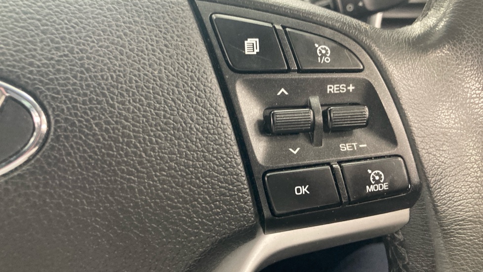 Hyundai TUCSON 1.6 GDi Premium 5dr 2WD Petrol Estate - Image 21