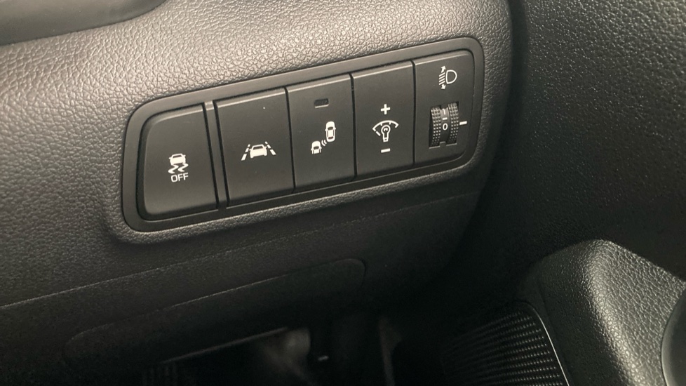 Hyundai TUCSON 1.6 GDi Premium 5dr 2WD Petrol Estate - Image 25