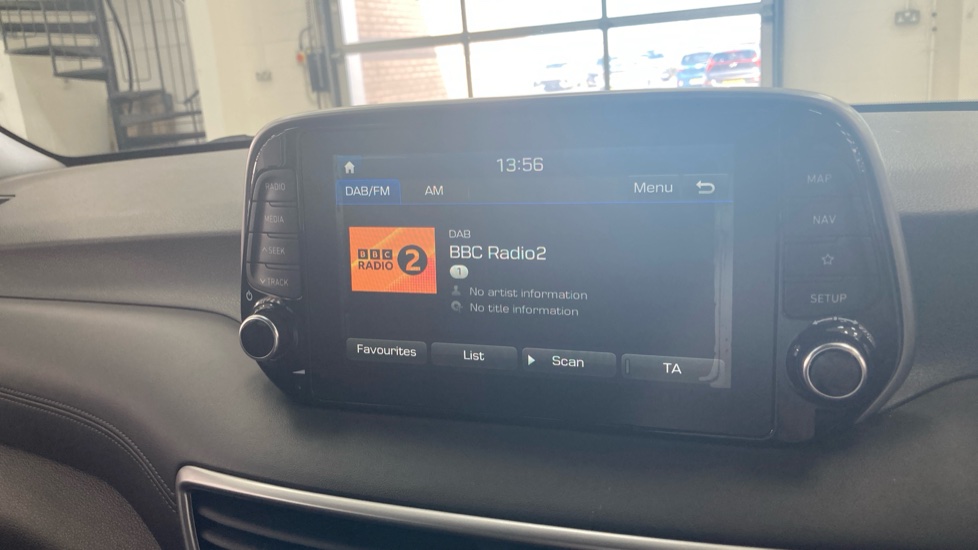 Hyundai TUCSON 1.6 GDi Premium 5dr 2WD Petrol Estate - Image 35
