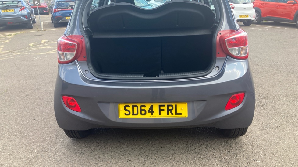 Hyundai i10 1.0 SE 5dr Petrol Hatchback - Image 4