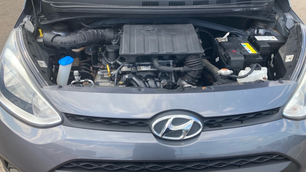 Hyundai i10 1.0 SE 5dr Petrol Hatchback - Image 8