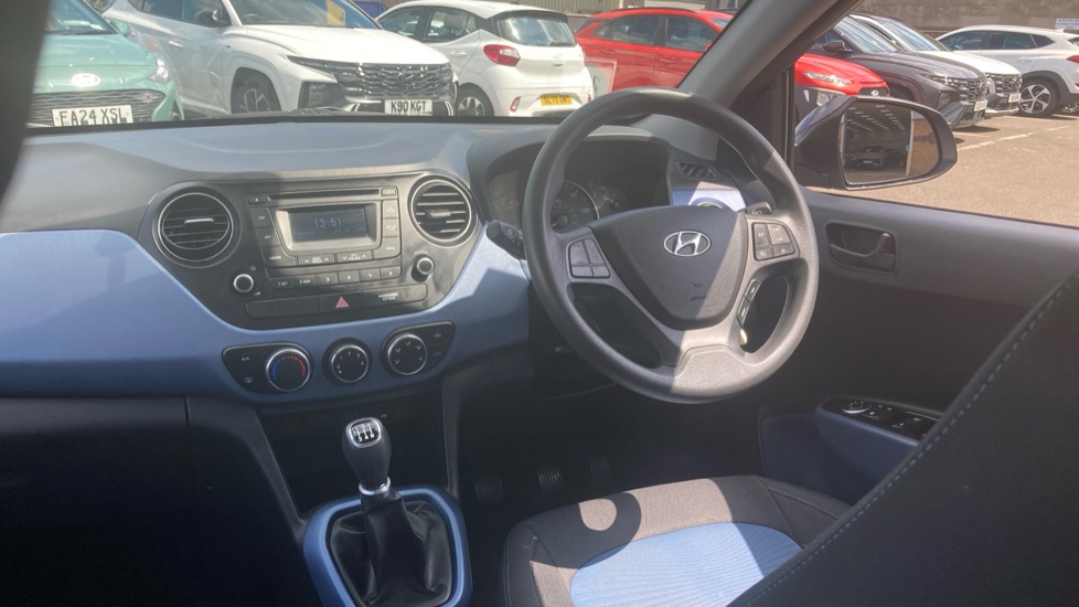 Hyundai i10 1.0 SE 5dr Petrol Hatchback - Image 11