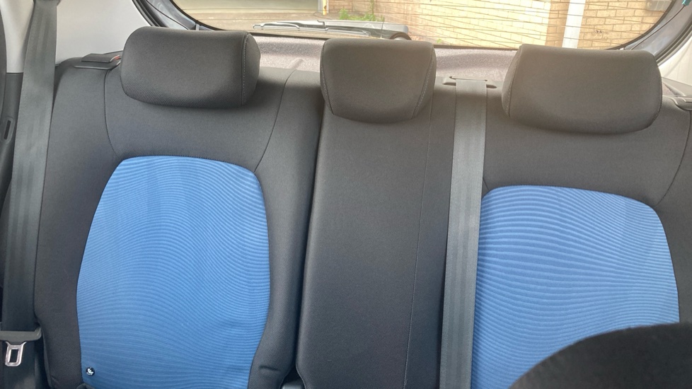 Hyundai i10 1.0 SE 5dr Petrol Hatchback - Image 15