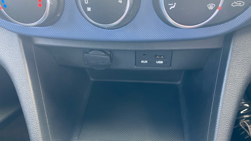 Hyundai i10 1.0 SE 5dr Petrol Hatchback - Image 21